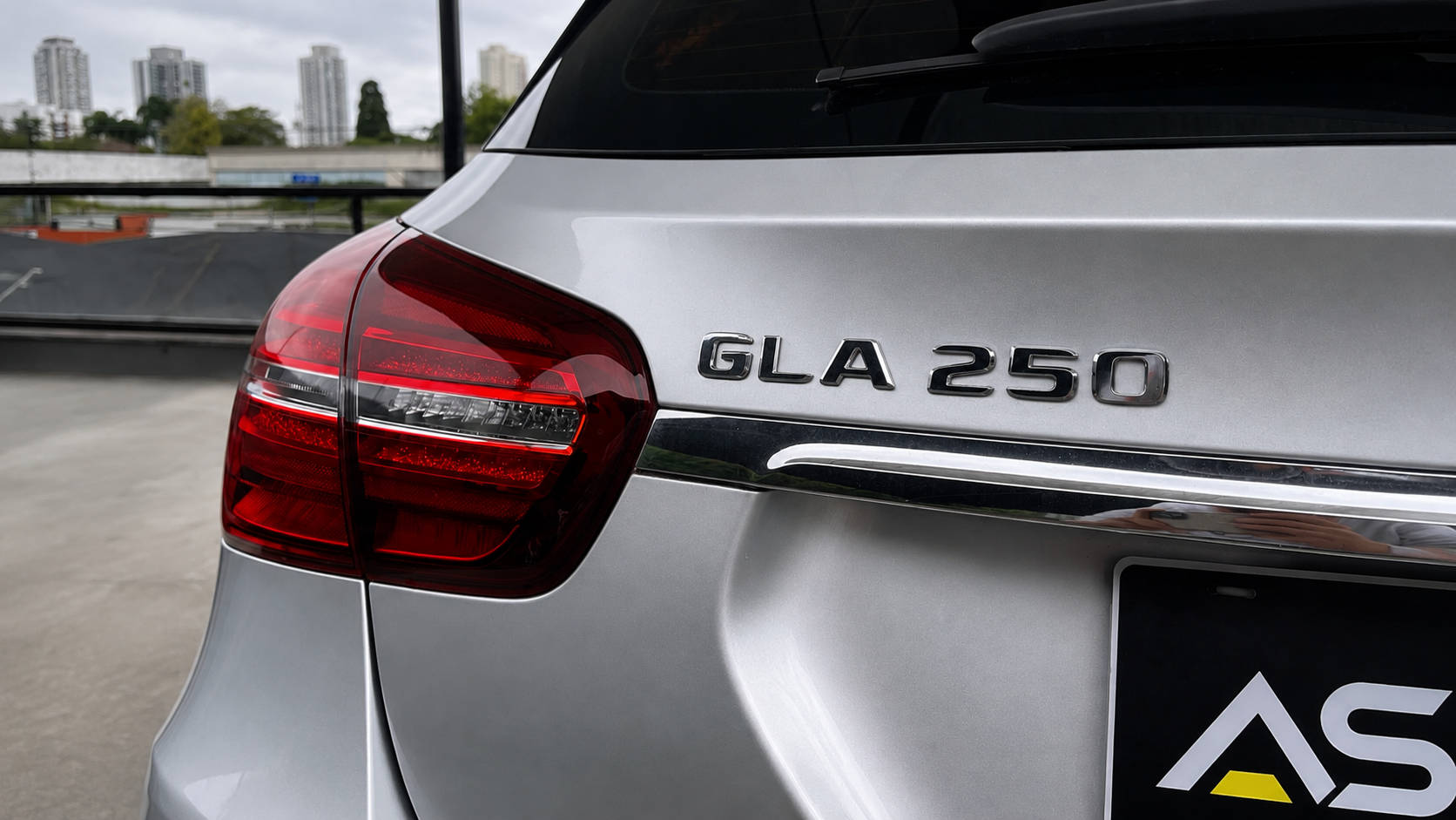 MERCEDES GLA 250 SPORT 2.0T 2020 — foto 8
