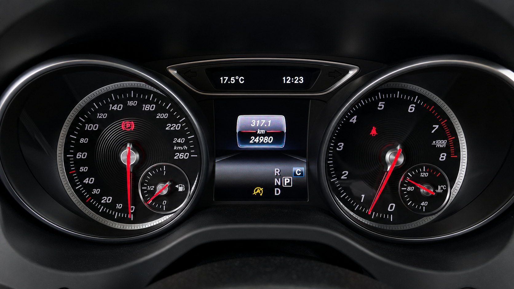 MERCEDES GLA 250 SPORT 2.0T 2020 — foto 11