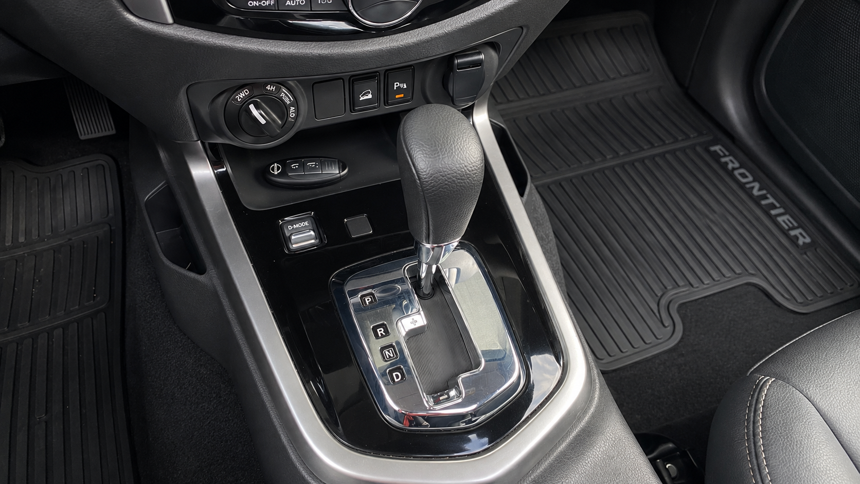 NISSAN FRONTIER PLATINUM CD 2.3 BITURBO 2025 — foto 12