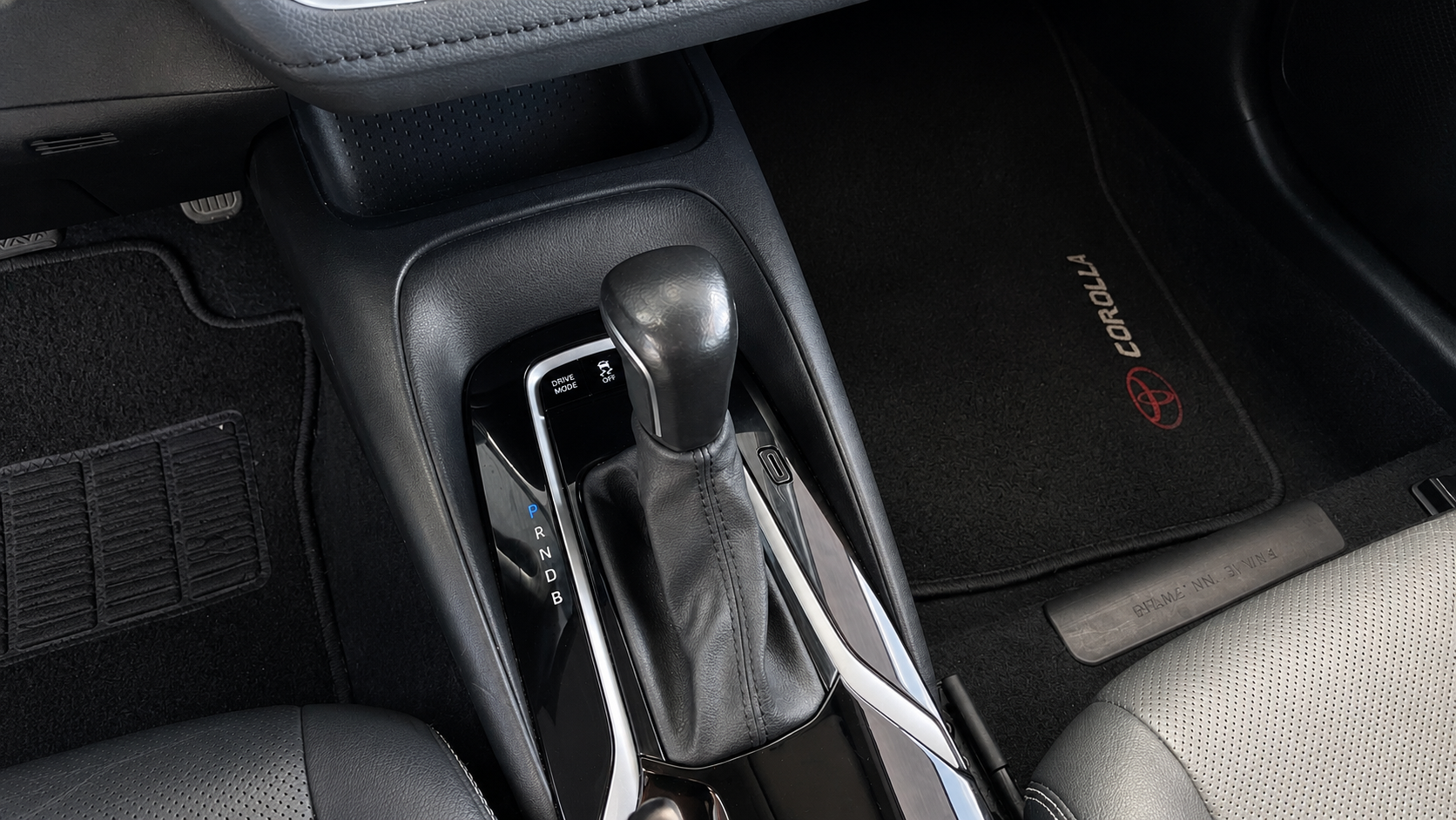 TOYOTA COROLLA ALTIS HYBRIDO 2022 — foto 13
