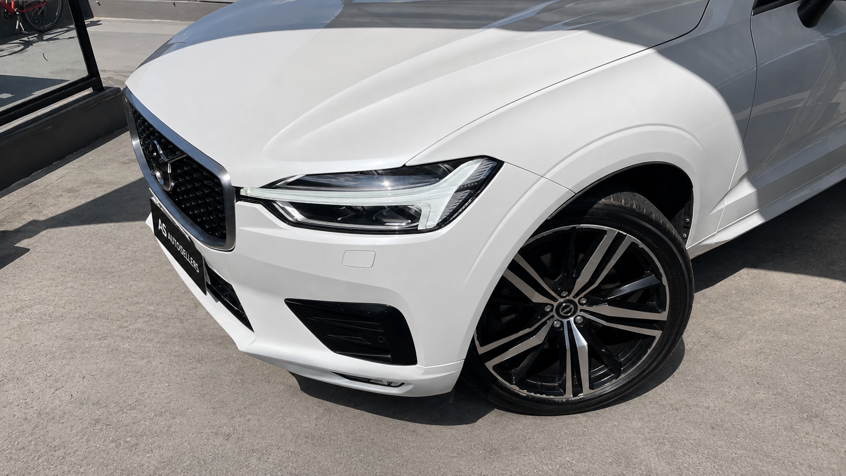 VOLVO XC60 T5 R-DESIGN 2.0 2018 — foto 3