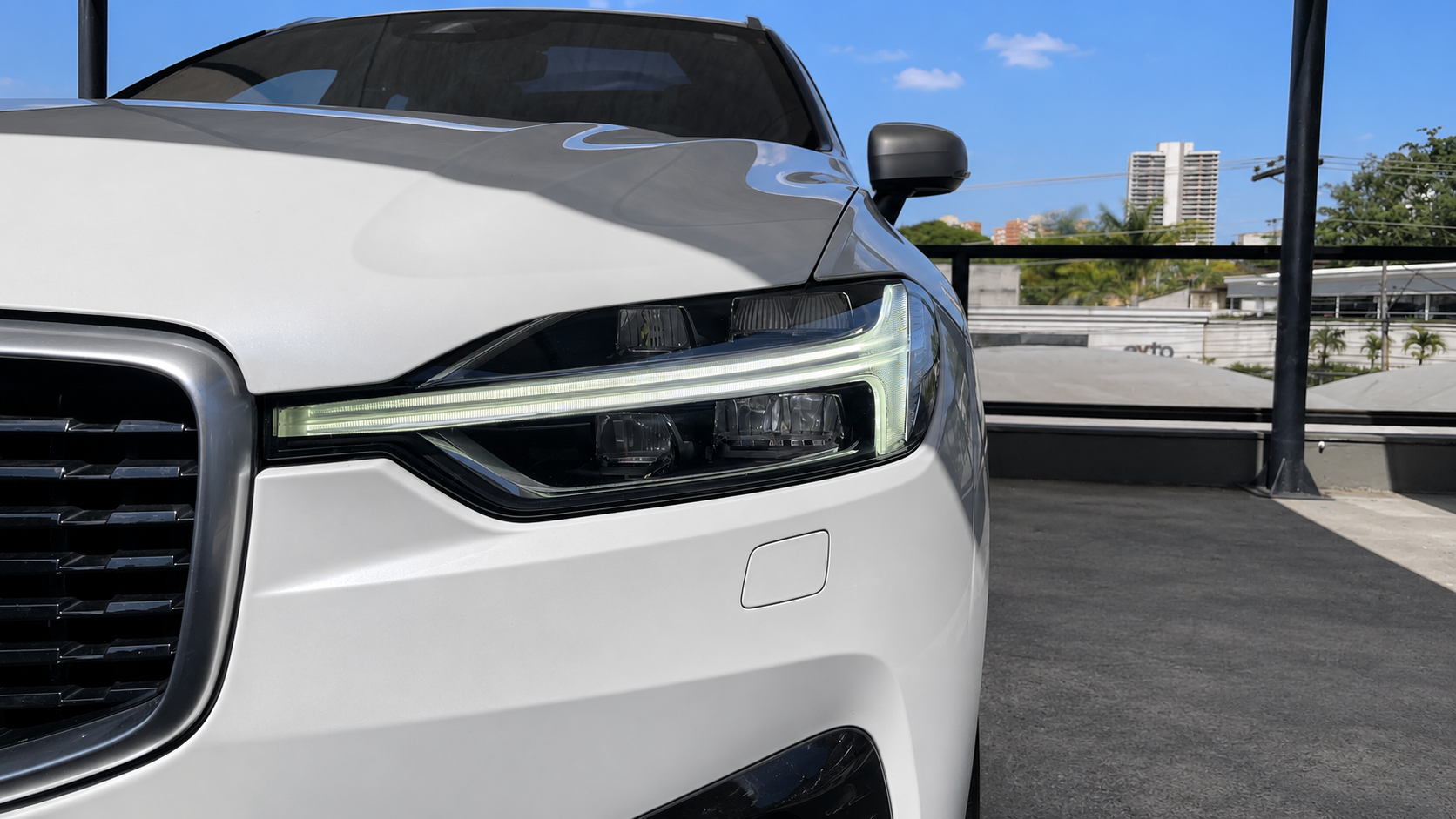 VOLVO XC60 T5 R-DESIGN 2.0 2018 — foto 4