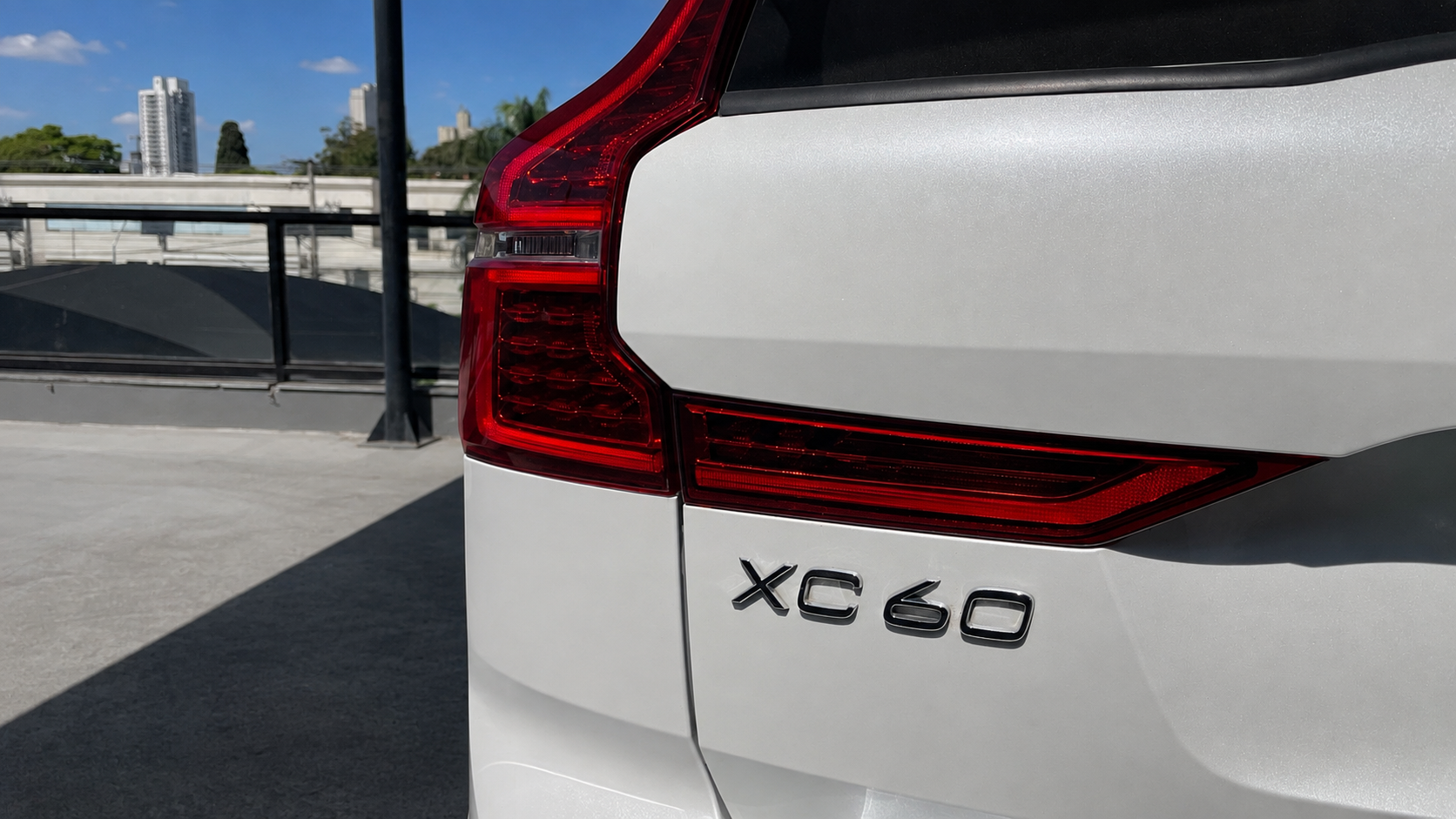 VOLVO XC60 T5 R-DESIGN 2.0 2018 — foto 8