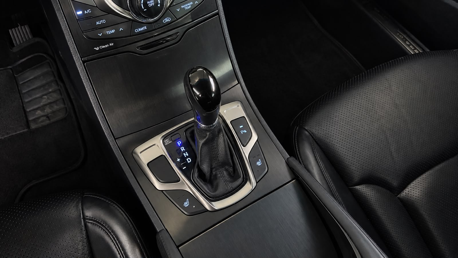 HYUNDAI AZERA 3.0 V6 2015 — foto 12