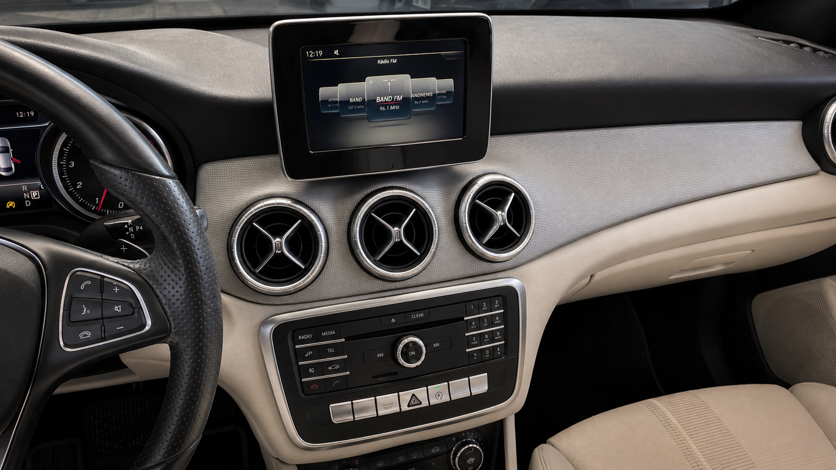 MERCEDES CLA 200 1.6 VISION 16V 2017 — foto 12